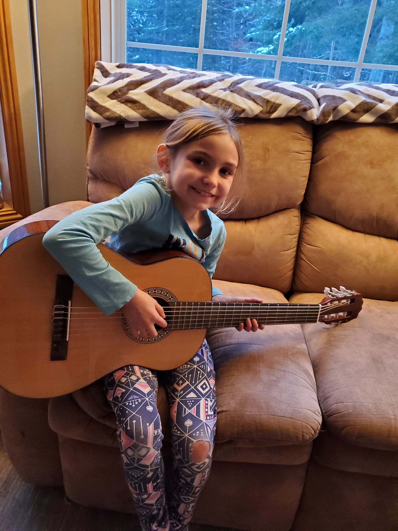 Kids Guitar Beginner (9-13 years of age)